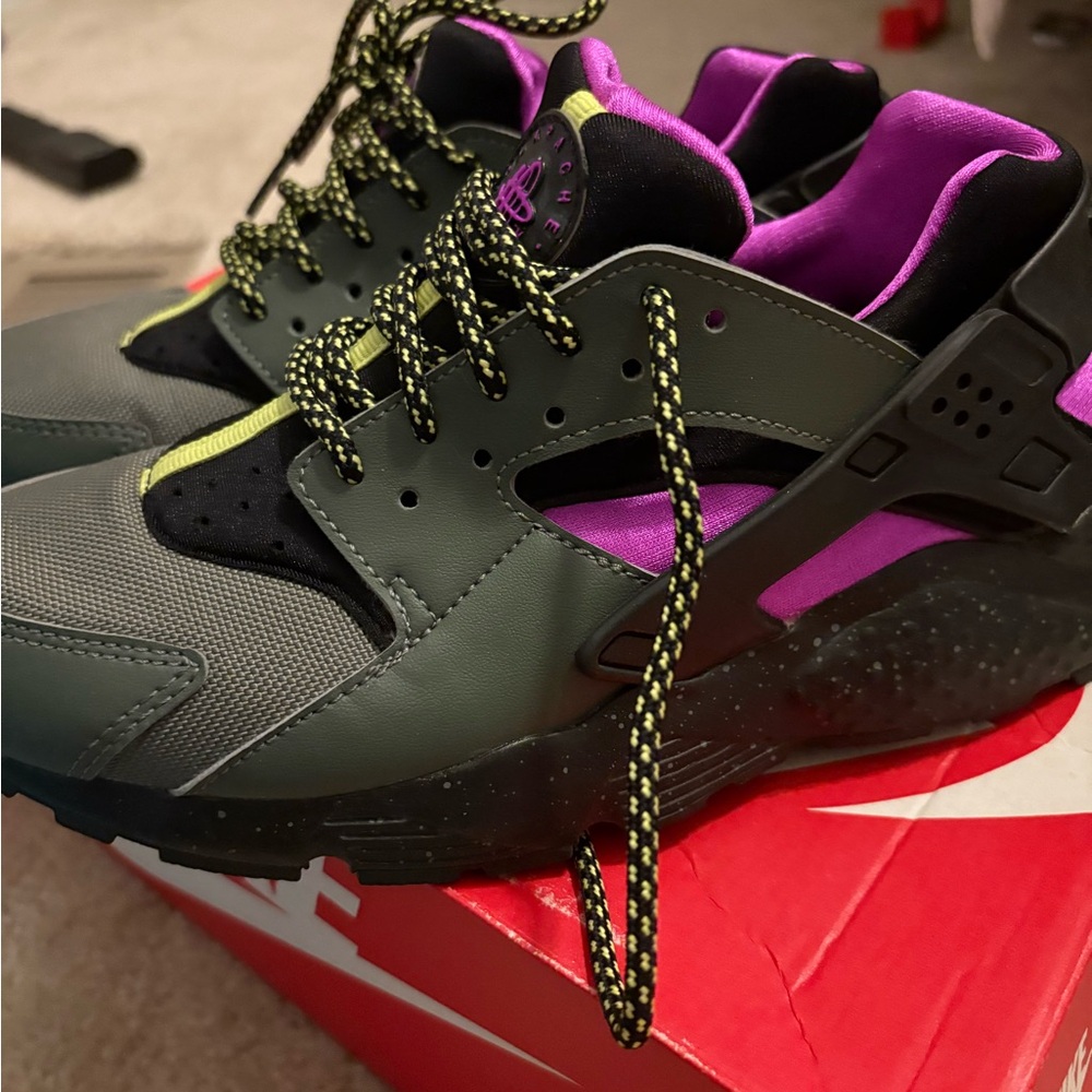 Nike Huarache / River Rock Cactus